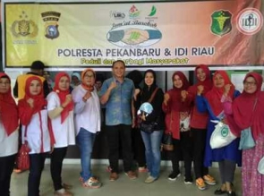 Camat Tampan dan Perempuan LIRA Apresiasi Kegiatan Jumat Barokah Polresta Pekanbaru